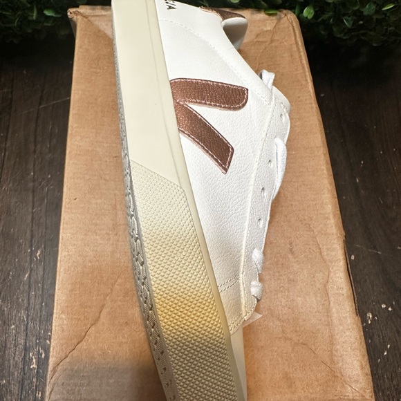 Veja campo chromefree leather sneaker size 9 Extra white_Nacre - Picture 2 of 8